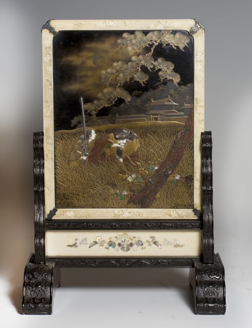 japanese gold lacquer shibayama table screen - CATEGORY: ANTIQUE MISCELLANEOUS - DATED 1890