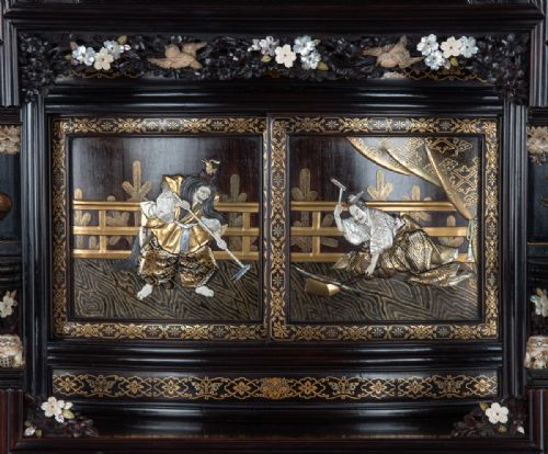 OUTSTANDING JAPANESE GOLD LACQUER AND SHIBAYAMA SHODANA CABINET - ADDITIONAL PHOTO 9