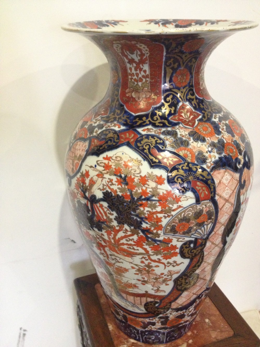 FANTASTIC QUALITY LARGE JAPANESE IMARI VASE View V