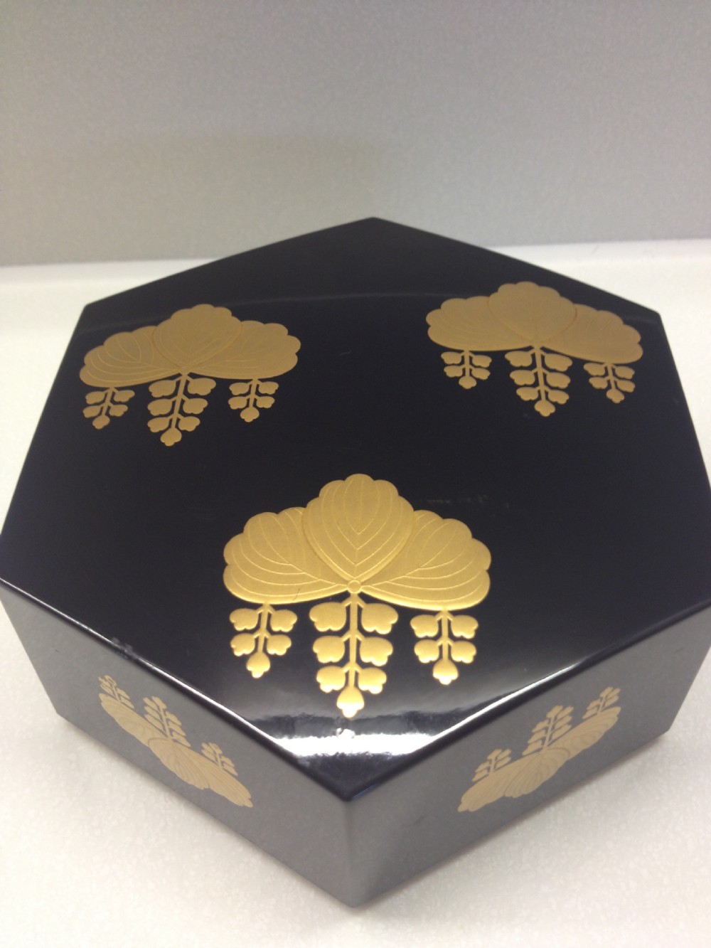 JAPANESE MAKIE LACQUERED BOX AND COVER SILVER HANDLES MEIJI PERIOD View III