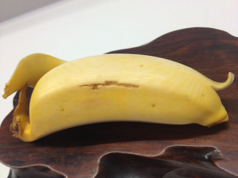 FINEST QUALITY JAPANESE IVORY OKIMONO BANANA MEIJI PERIOD 1868-1912 View X