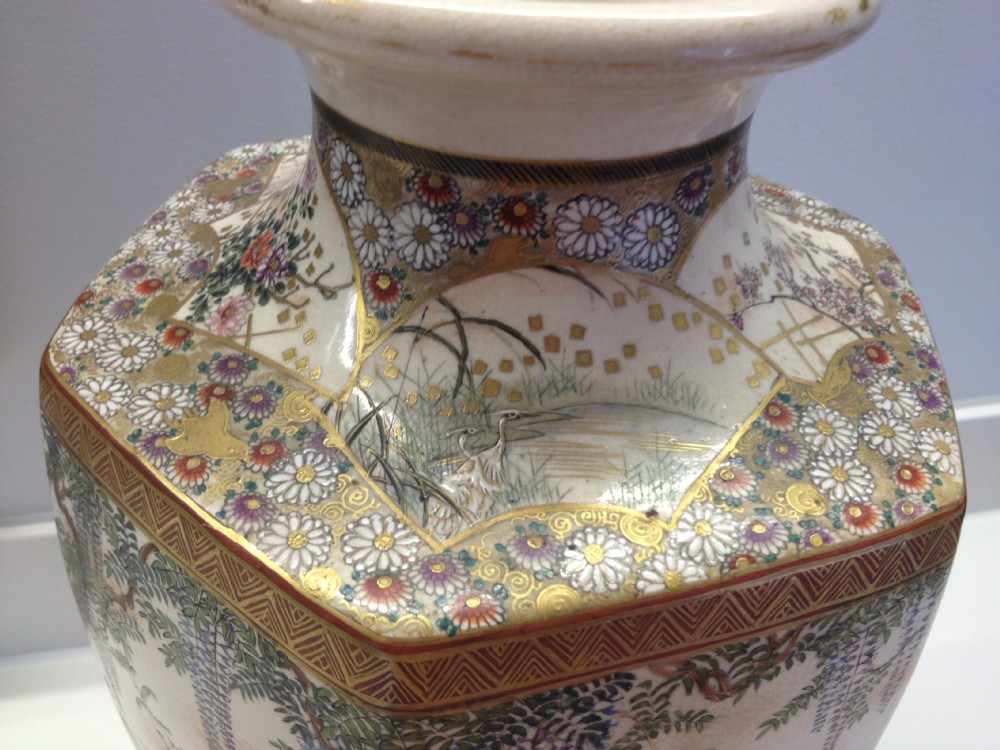 VERY LARGE DECORATIVE JAPANESE SATSUMA VASE  View IX