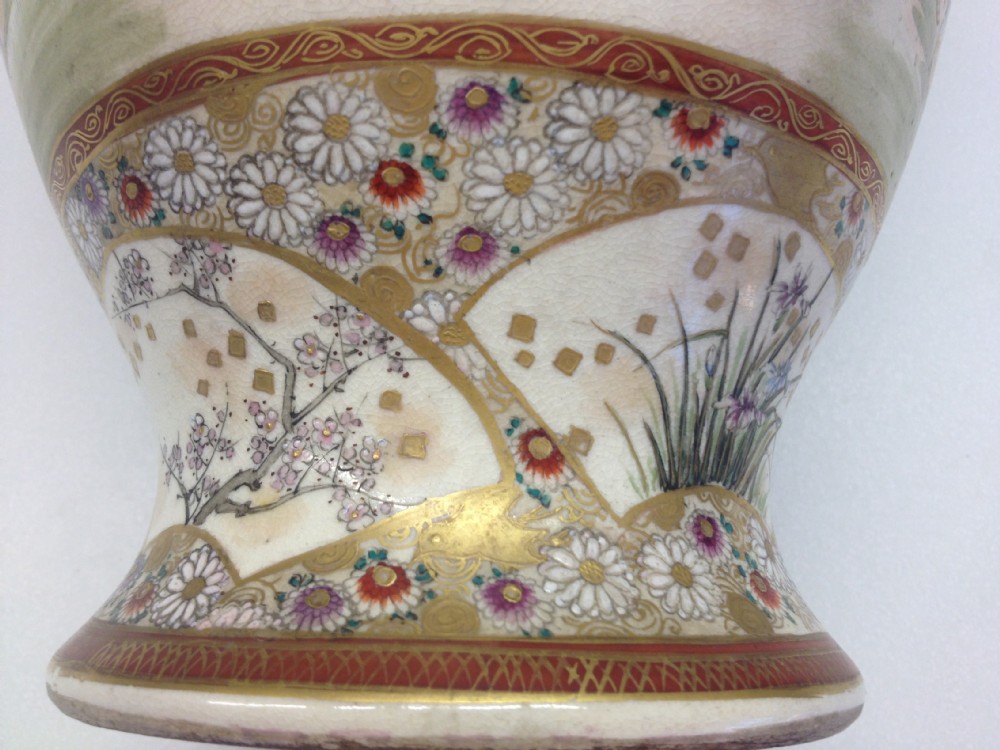 VERY LARGE DECORATIVE JAPANESE SATSUMA VASE  View XI