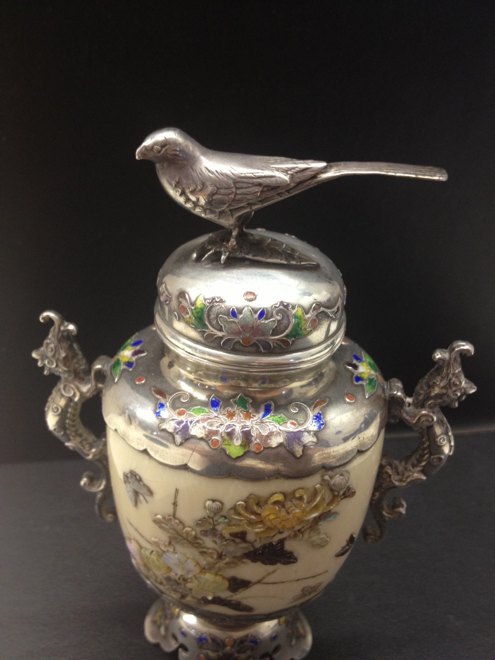 FABULOUS JAPANESE SILVER & IVORY SHIBAYAMA TUSK VASE View IX