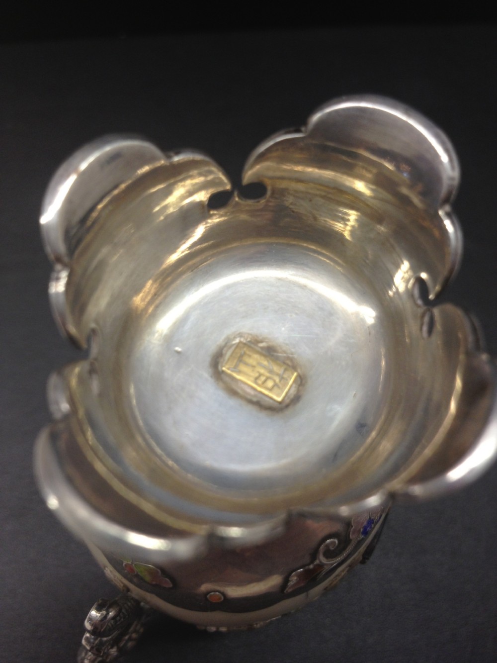 FABULOUS JAPANESE SILVER & IVORY SHIBAYAMA TUSK VASE View XIV