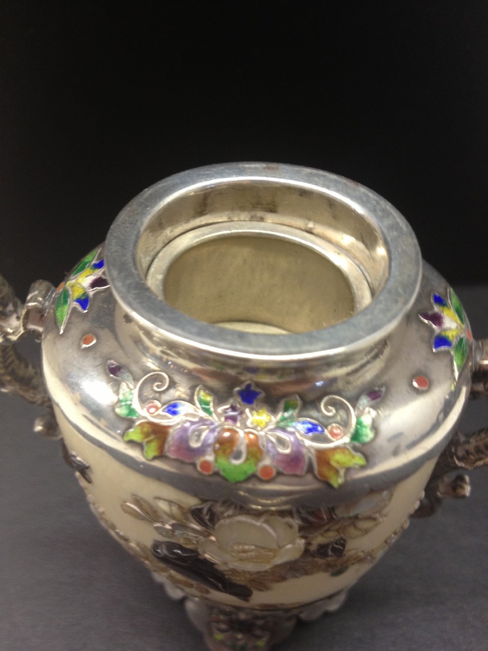 FABULOUS JAPANESE SILVER & IVORY SHIBAYAMA TUSK VASE View XV