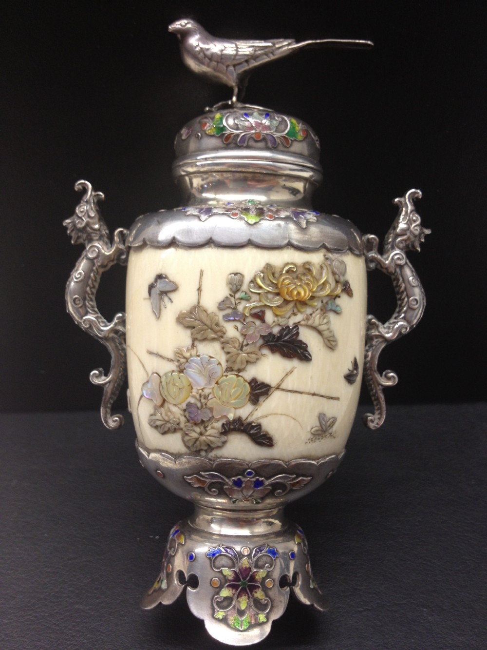 FABULOUS JAPANESE SILVER & IVORY SHIBAYAMA TUSK VASE View XI