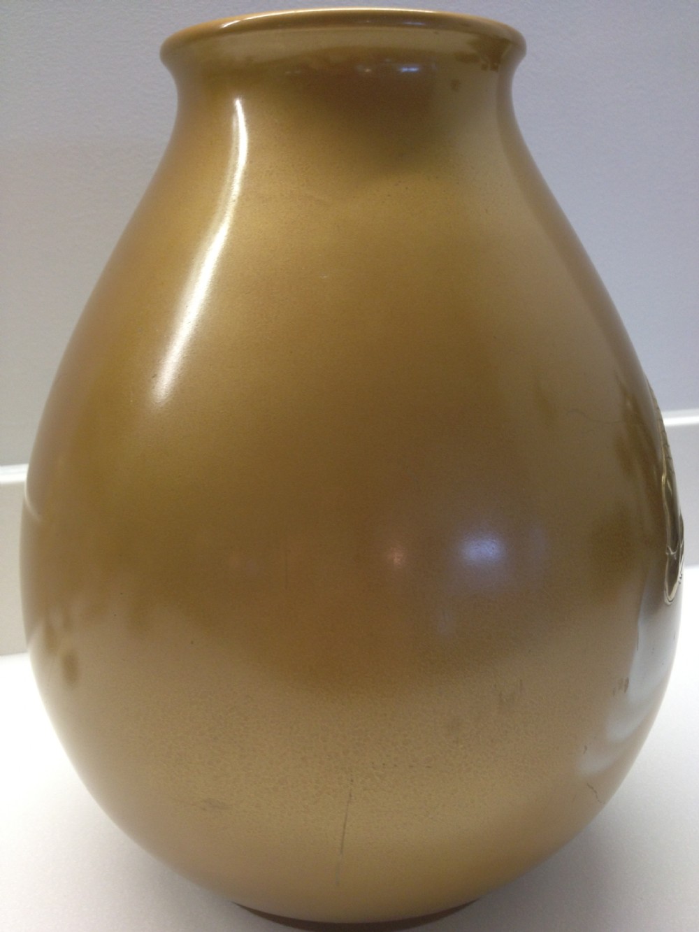 LARGE JAPANESE LACQUERED BRONZE VASE OVERLAID CARP SWIMMING View III