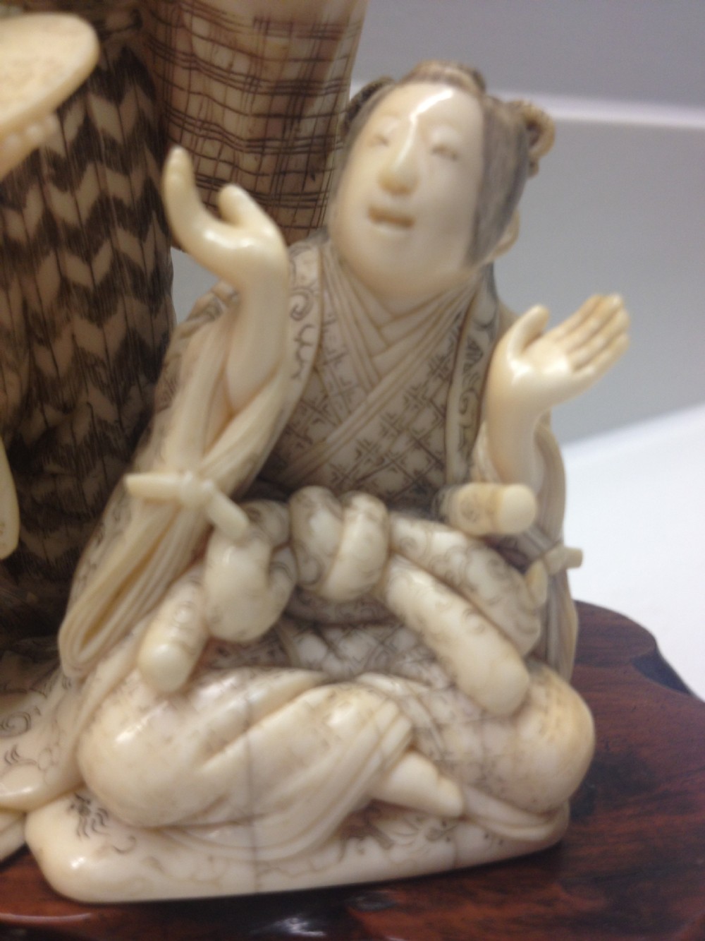 ONE PIECE JAPANESE IVORY GEISHA OKIMONO SIGNED View IV