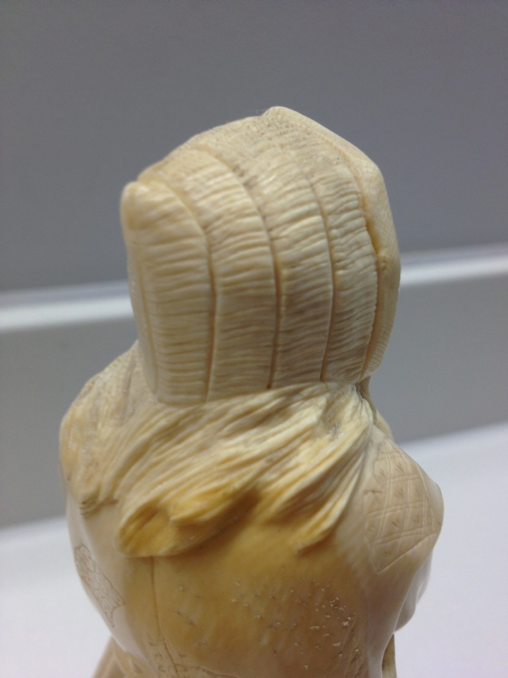 FINE QUALITY JAPANESE IVORY OKIMONO HUNTER - RED SEAL MEIJI PERIOD View XI