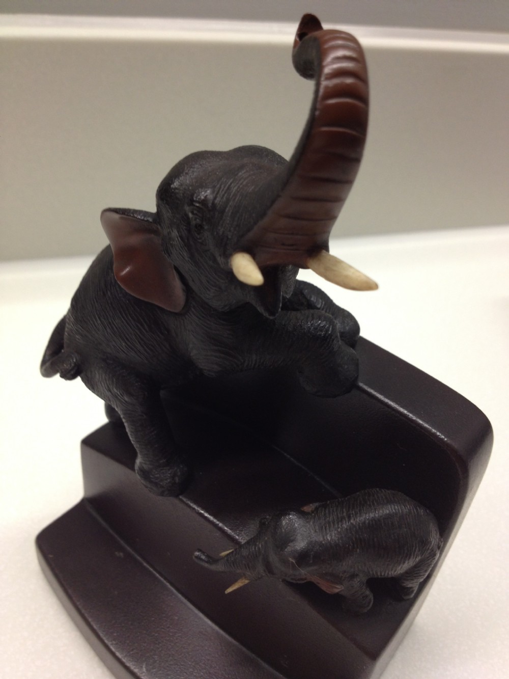 GREAT PAIR OF JAPANESE BRONZE ELEPHANT BOOKENDS- MEIJI PERIOD SIGNED View V