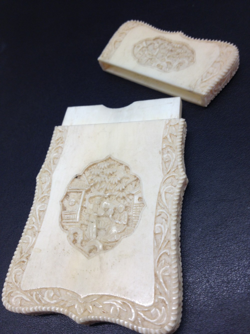 CHINESE CANTONESE IVORY VISITING CARD CASE View V