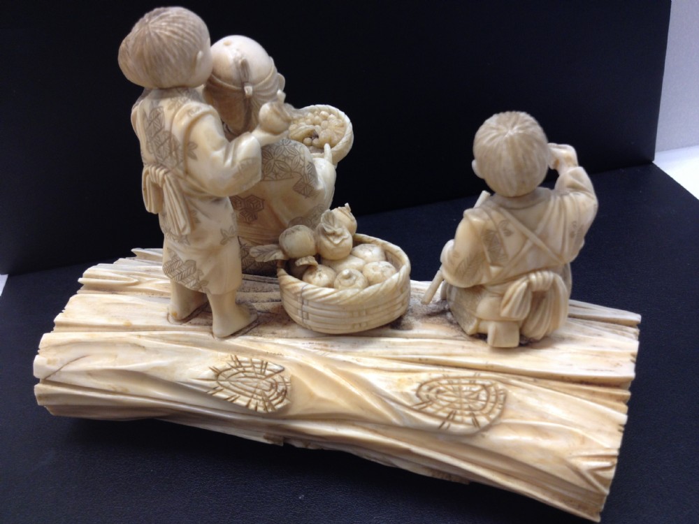 FINE QUALITY JAPANESE IVORY OKIMONO FAMILY GROUP MEIJI PERIOD 1868-1912 View V