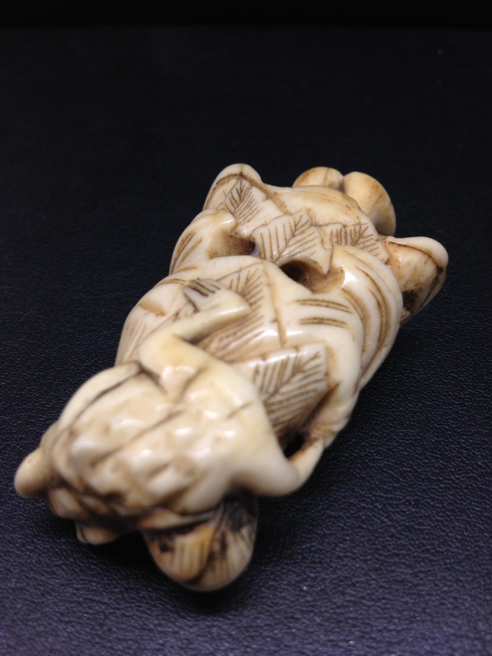 JAPANESE STAG ANTLER NETSUKE OF GAMMA SENIN MEIJI PERIOD View VI