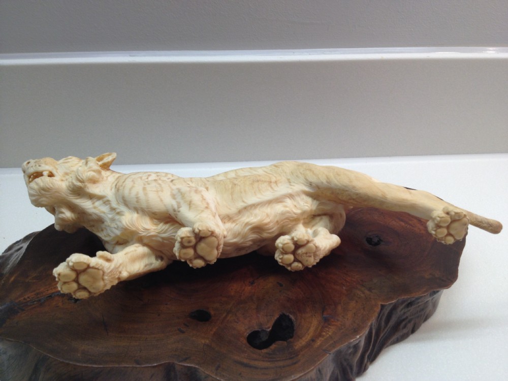 MAGNIFICENT QUALITY LARGE JAPANESE IVORY OKIMONO TIGER MEIJI PERIOD View IX