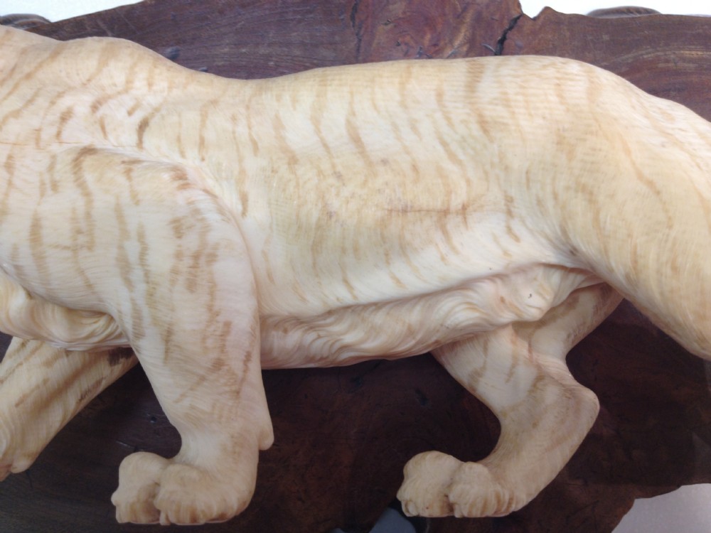 MAGNIFICENT QUALITY LARGE JAPANESE IVORY OKIMONO TIGER MEIJI PERIOD View XII