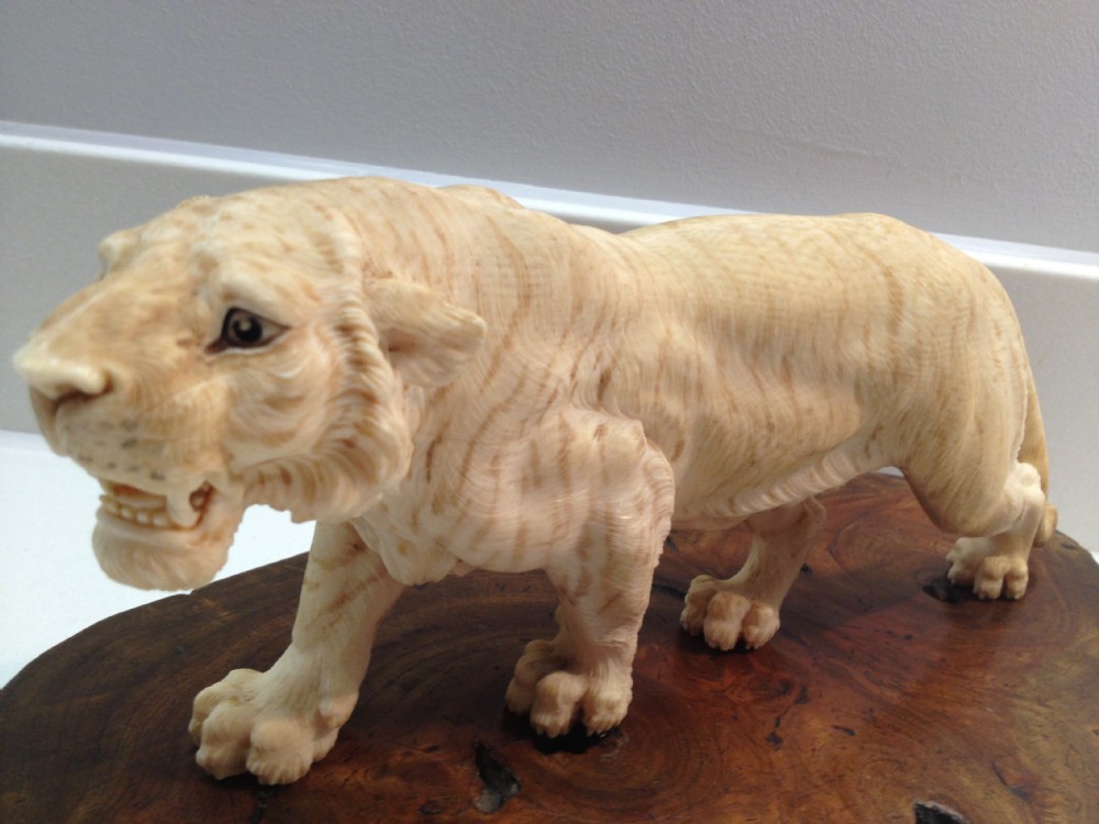 MAGNIFICENT QUALITY LARGE JAPANESE IVORY OKIMONO TIGER MEIJI PERIOD View XV
