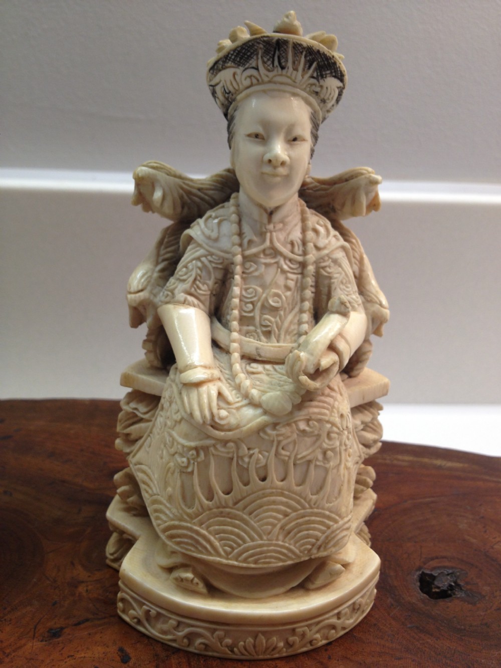 FINE PAIR OF CHINESE IVORY FIGURES EMPORER AND EMPORESS View III
