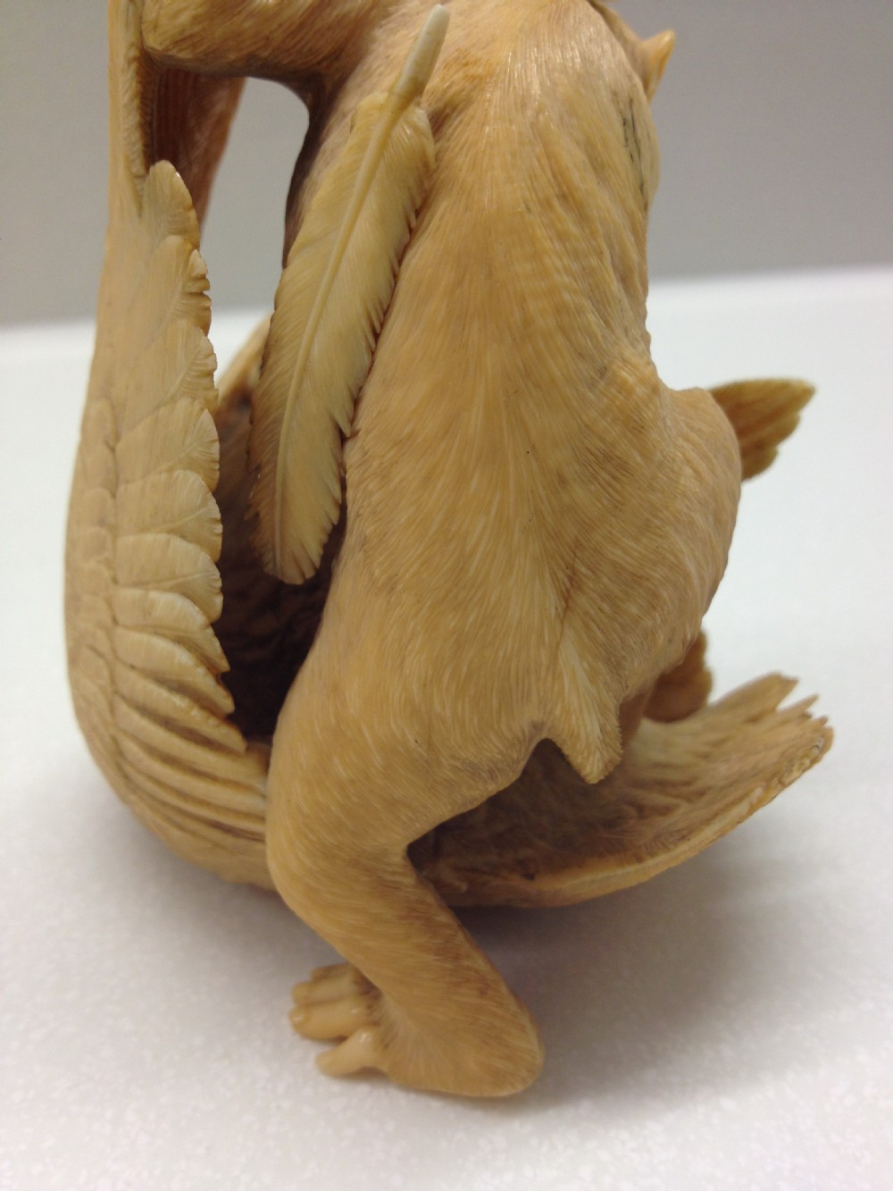 MAGNIFICENT QUALITY JAPANESE IVORY OKIMONO MONKEY AND EAGLE View XIV