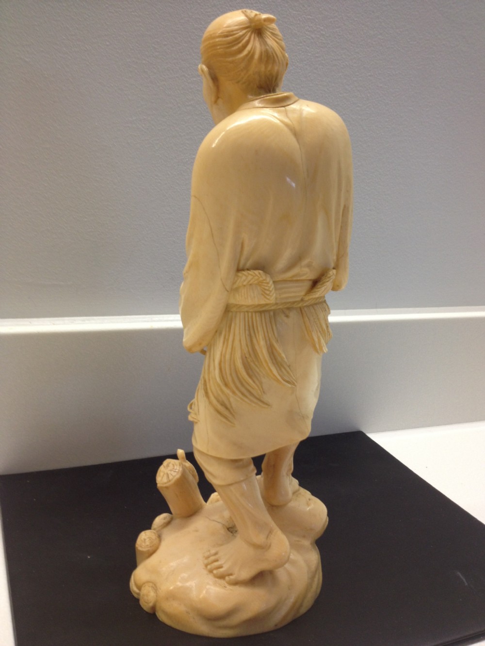 LOVELY QUALITY LARGE JAPANESE IVORY OKIMONO TURTLE CATCHER MEIJI PERIOD 1868-1912 View VI