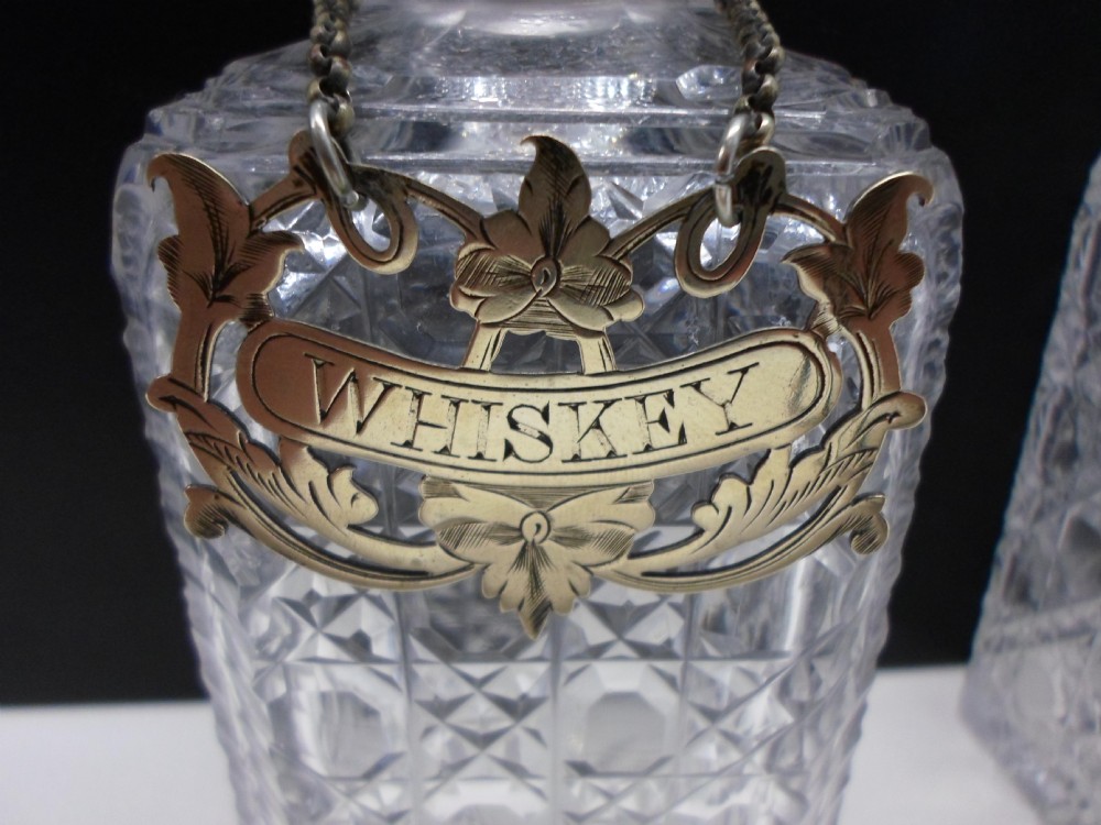 UNUSUAL WALKER AND HALL TIGER OAK AND SILVER PLATED TANTALUS - HOLD FAST PATENT  View X