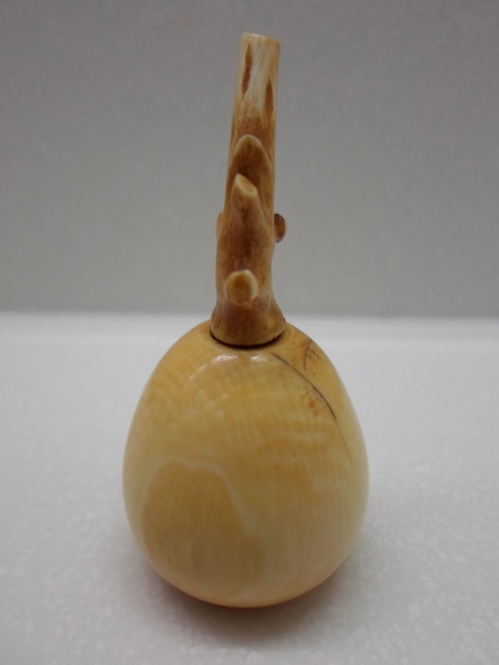 19TH CENTURY CHINESE IVORY SCENT OR SNUFF BOTTLE View II