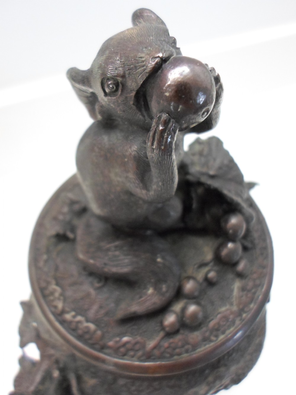 LOVELY QUALITY JAPANESE BRONZE KORO WITH SQUIRREL FINIAL MEIJI PERIOD View VIII
