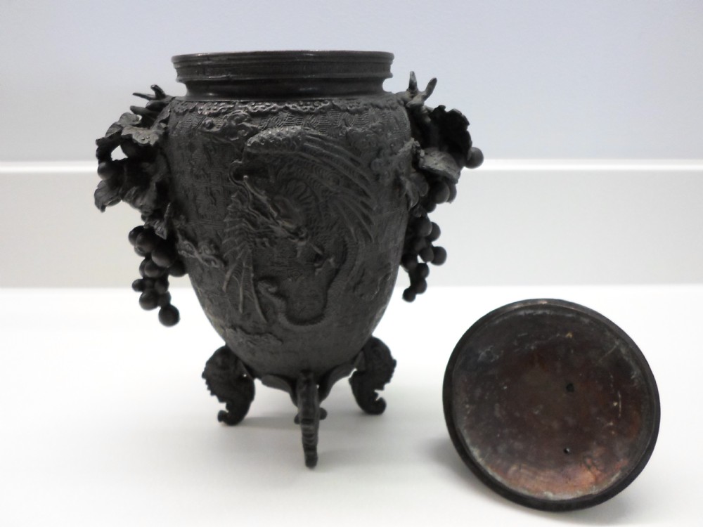 LOVELY QUALITY JAPANESE BRONZE KORO WITH SQUIRREL FINIAL MEIJI PERIOD View XI