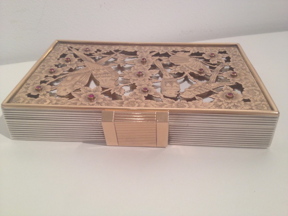 STUNNING BOUCHERON OF PARIS GOLD AND SILVER LADIES COMPACT View III