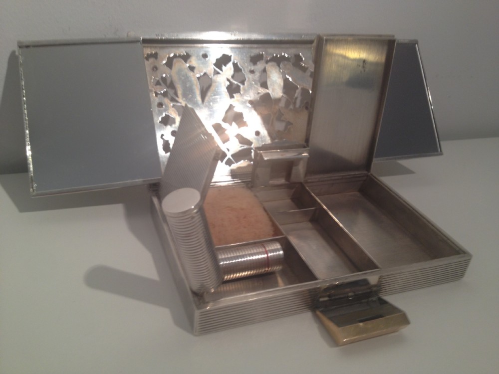 STUNNING BOUCHERON OF PARIS GOLD AND SILVER LADIES COMPACT View VIII