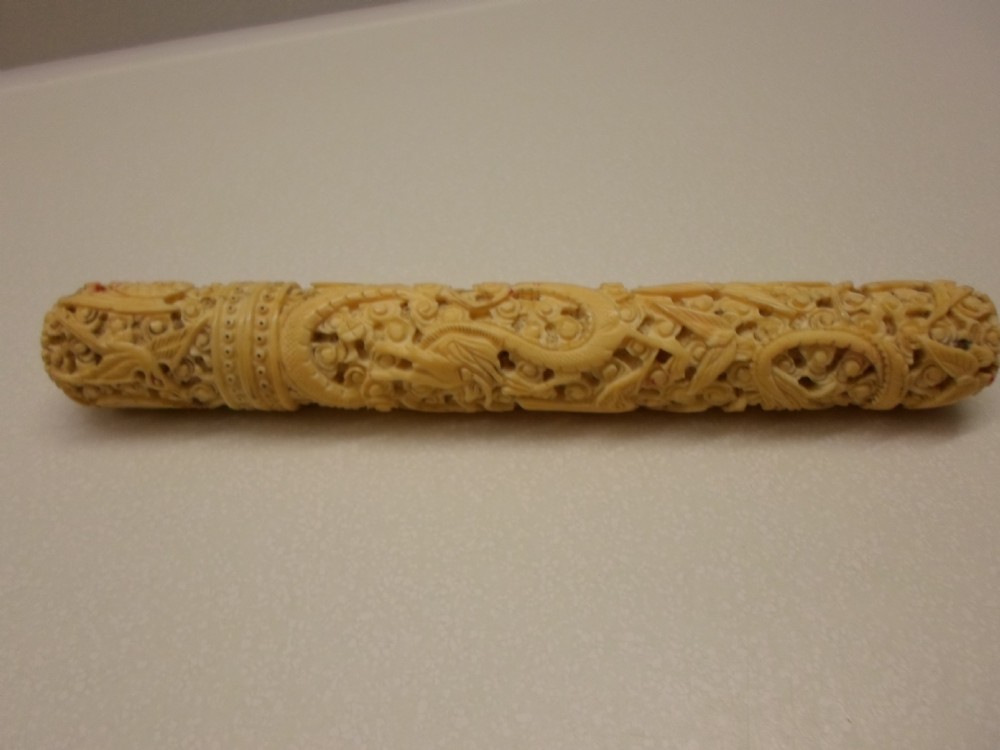 NICE QUALITY CHINESE CANTONESE CARVED IVORY BODKIN CASE