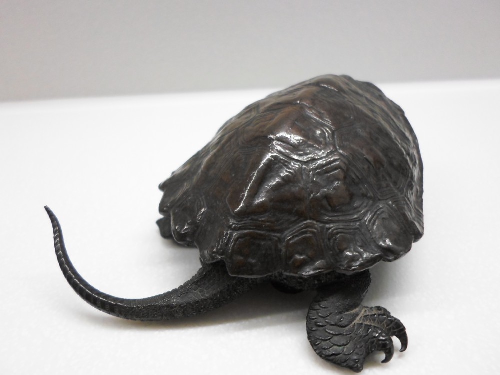 FANTASTIC QUALITY JAPANESE BRONZE OKIMONO TERRAPIN SIGNED MEIJI PERIOD. View IV