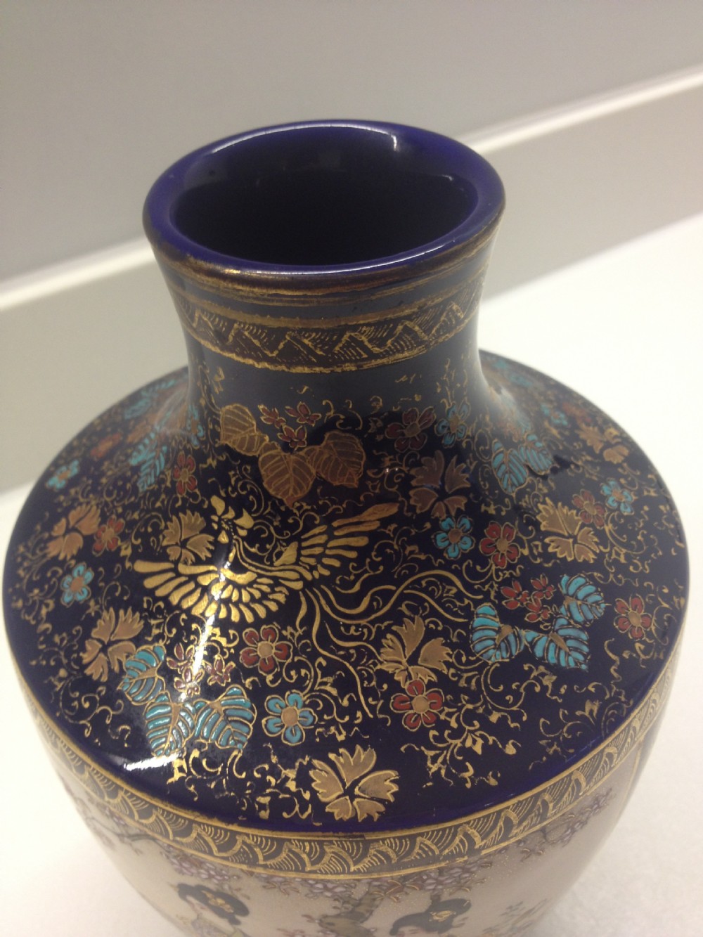 NICE QUALITY UNUSUAL SHAPED JAPANESE SATSUMA VASE View V