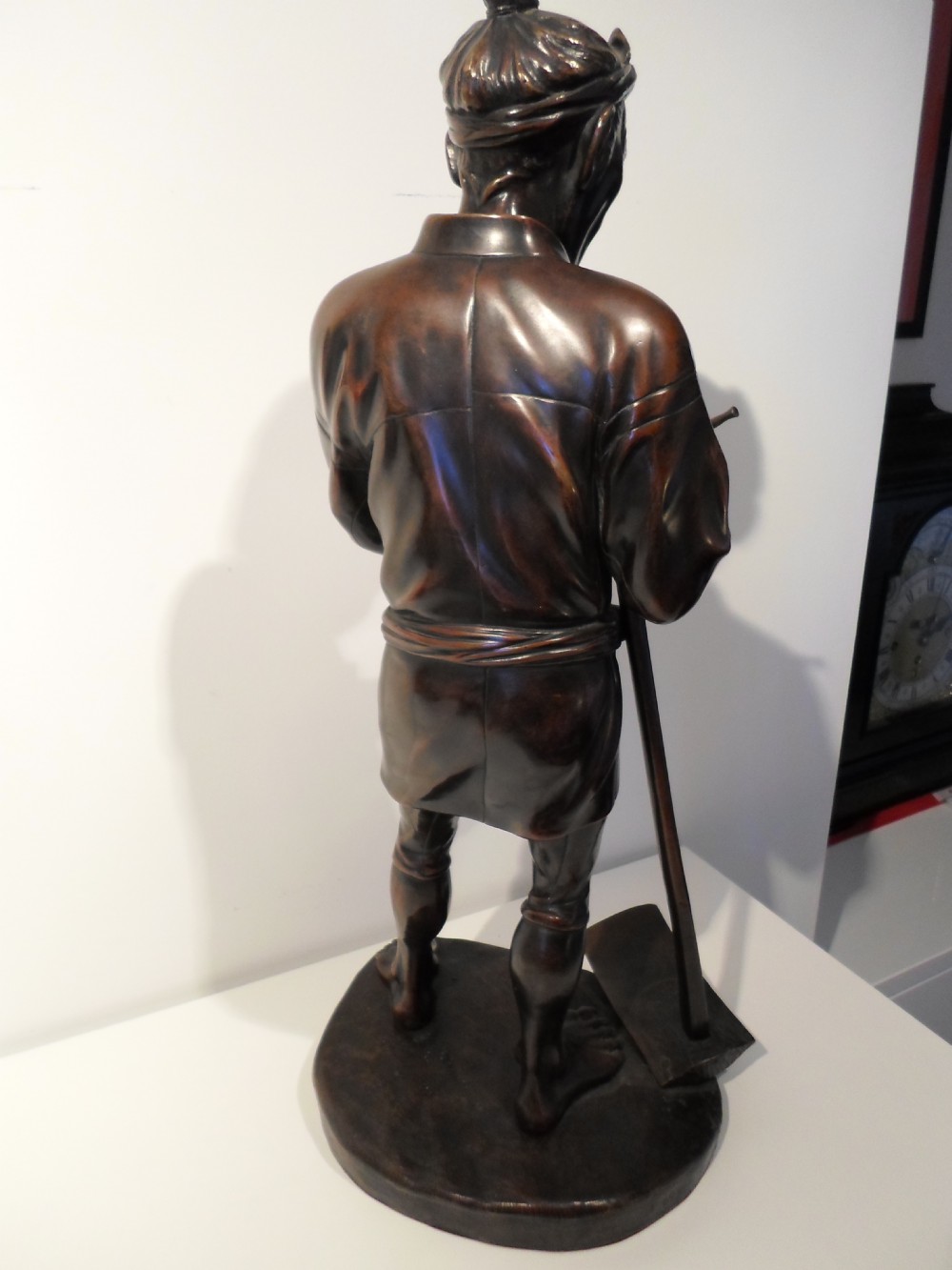 LARGE JAPANESE BRONZE OKIMONO PEASANT FARMER MEIJI PERIOD 1868 - 1912 View III