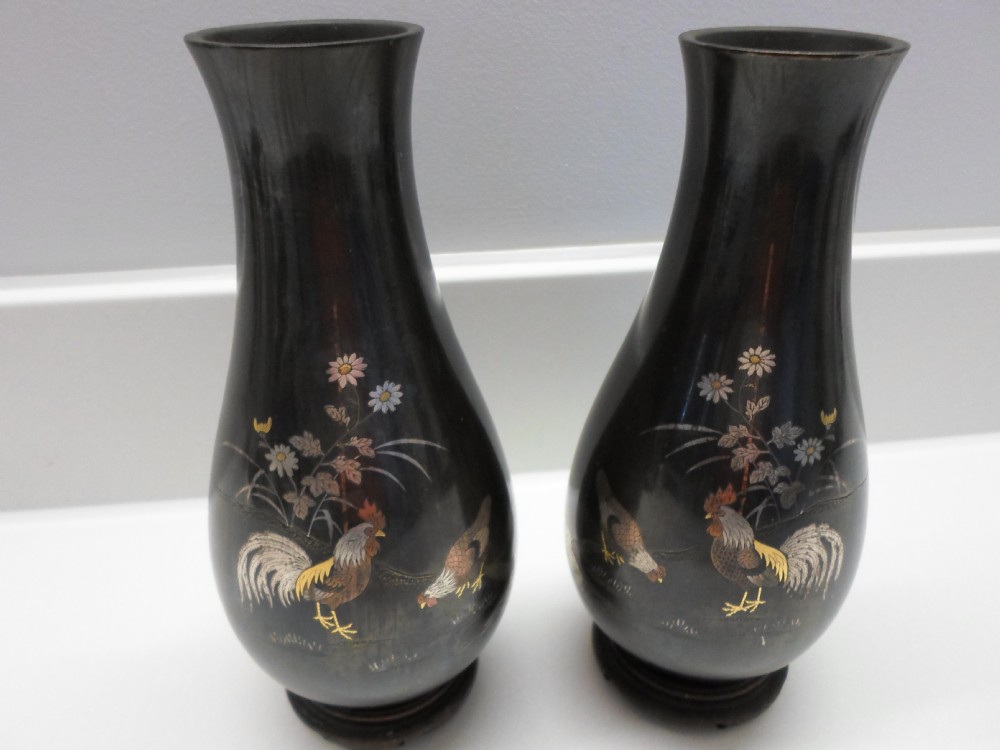 FINE PAIR OF JAPANESE INLAID BRONZE COCKEREL VASES SIGNED View III