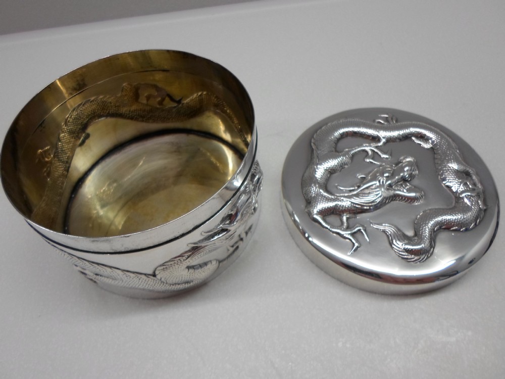 FABULOUS CHINESE SILVER LIDDED BOX WANG HING View III