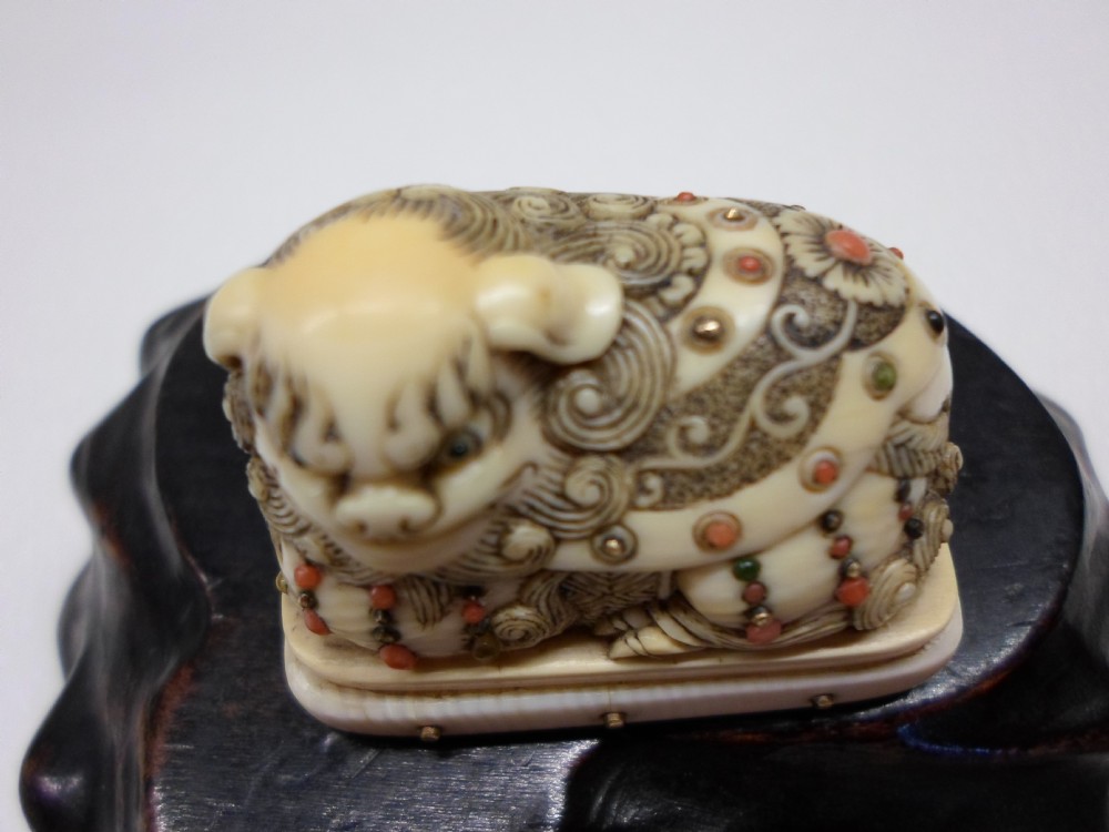 JAPANESE SHIBAYAMA & GOLD INLAID NETSUKE SHI SHI DOG View VI