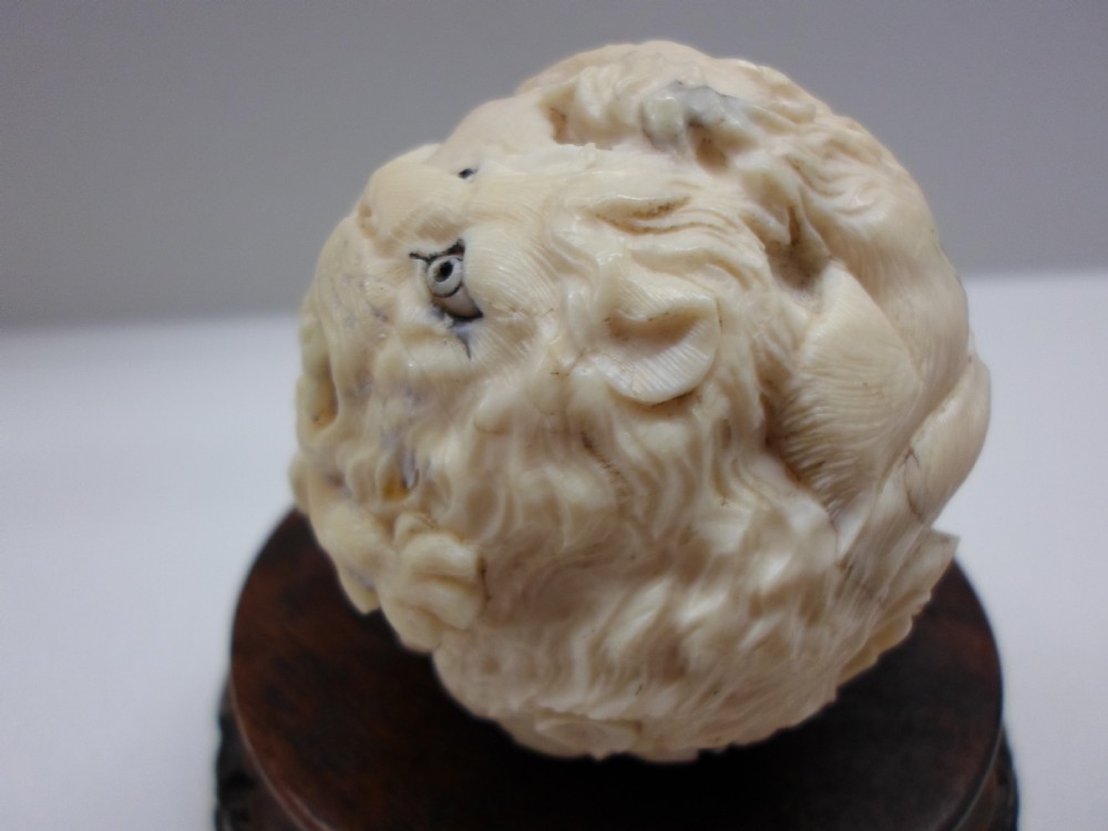 LARGE JAPANESE OKIMONO LION BALL MEIJI PERIOD View II