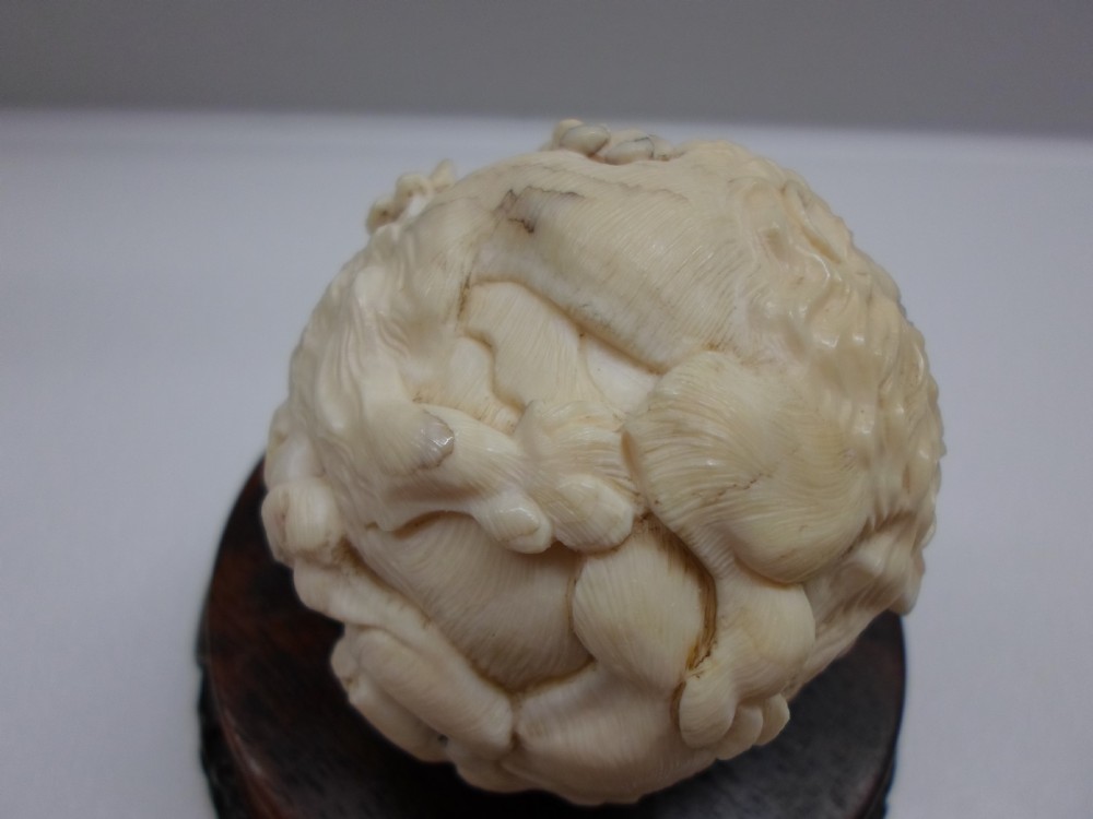 LARGE JAPANESE OKIMONO LION BALL MEIJI PERIOD View VII