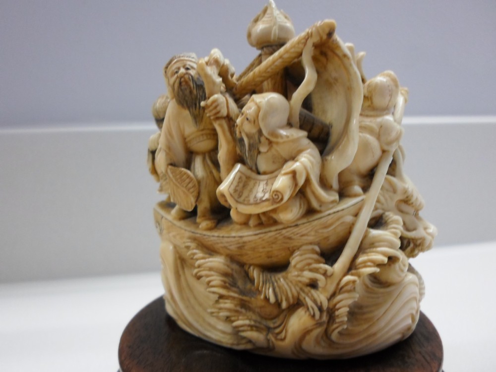 GREAT QUALITY JAPANESE IVORY OKIMONO TAKARABUNE (DRAGON BOAT) View III