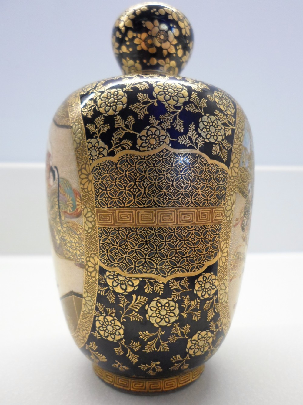 FINE QUALITY KINKOZAN JAPANESE SATSUMA VASE MEIJI PERIOD View IV