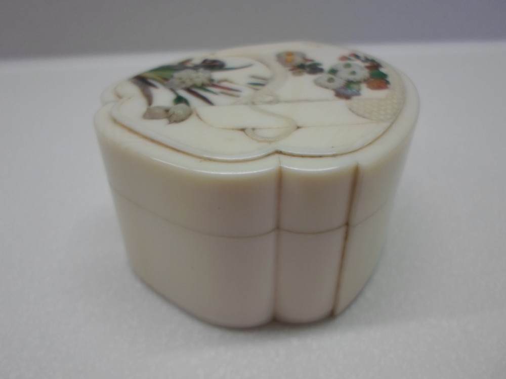 NICE QUALITY JAPANESE IVORY AND SHIBAYAMA LIDDED BOX View IV