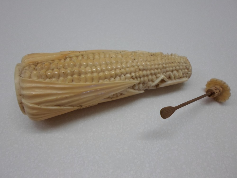 UNUSUAL CHINESE IVORY CORN ON THE COB SCENT BOTTLE View V