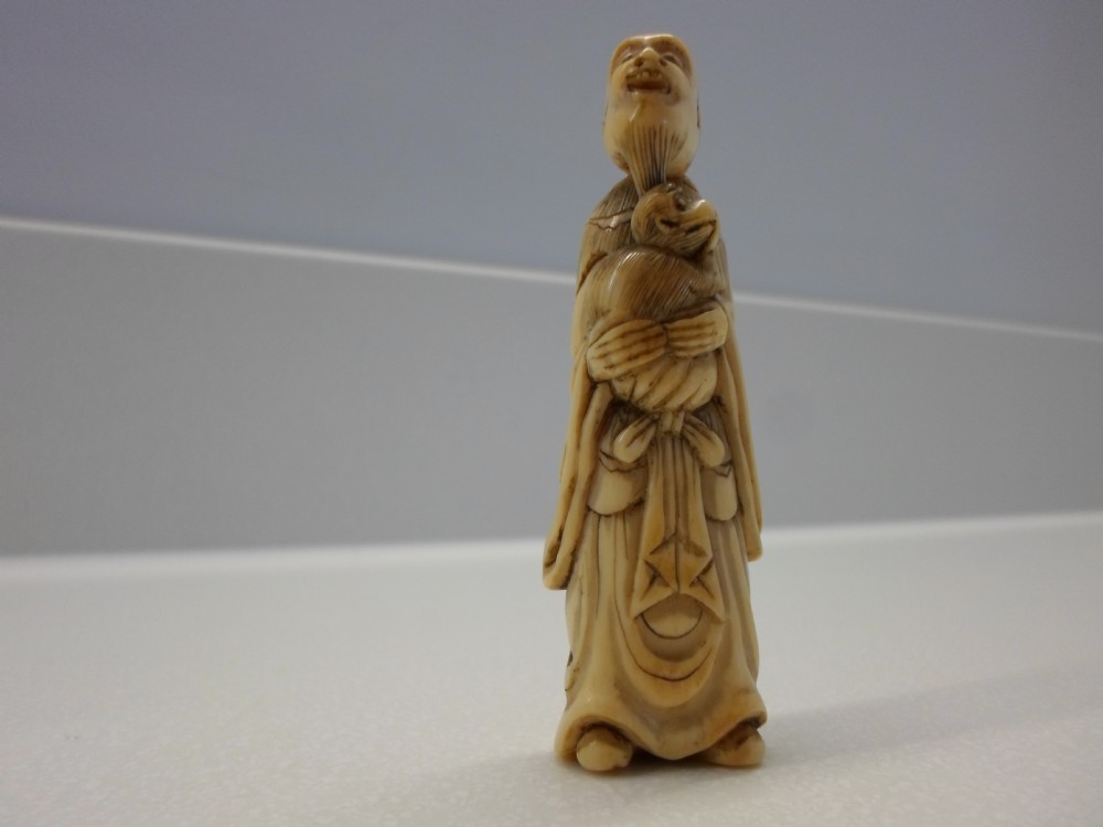 FINE 18TH CENTURY JAPANESE IVORY NETSUKE SAGE AND MONKEY