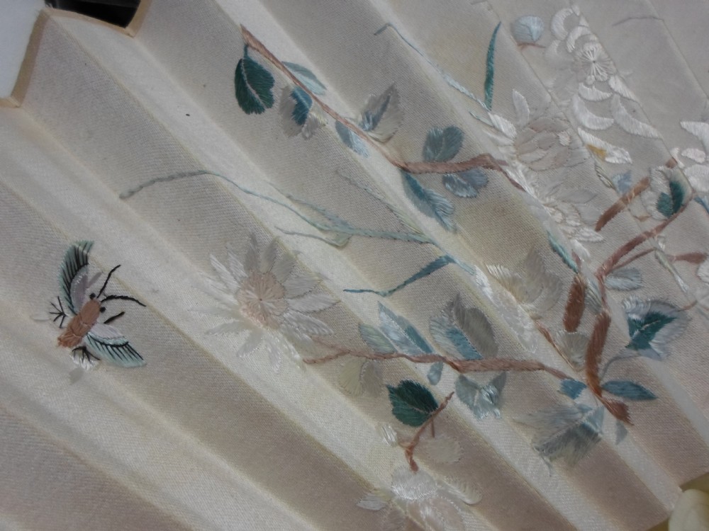 CHINESE CANTONESE IVORY EMBROIDERED FAN IN LACQUER BOX View IX
