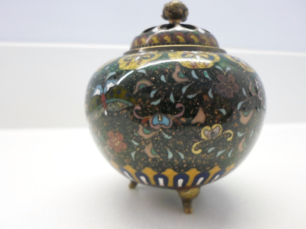 SMALL JAPANESE CLOISONNE KORO AND COVER MEIJI PERIOD View III