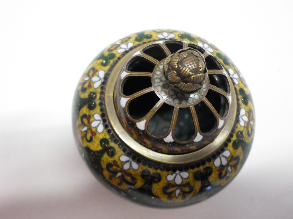 SMALL JAPANESE CLOISONNE KORO AND COVER MEIJI PERIOD View V