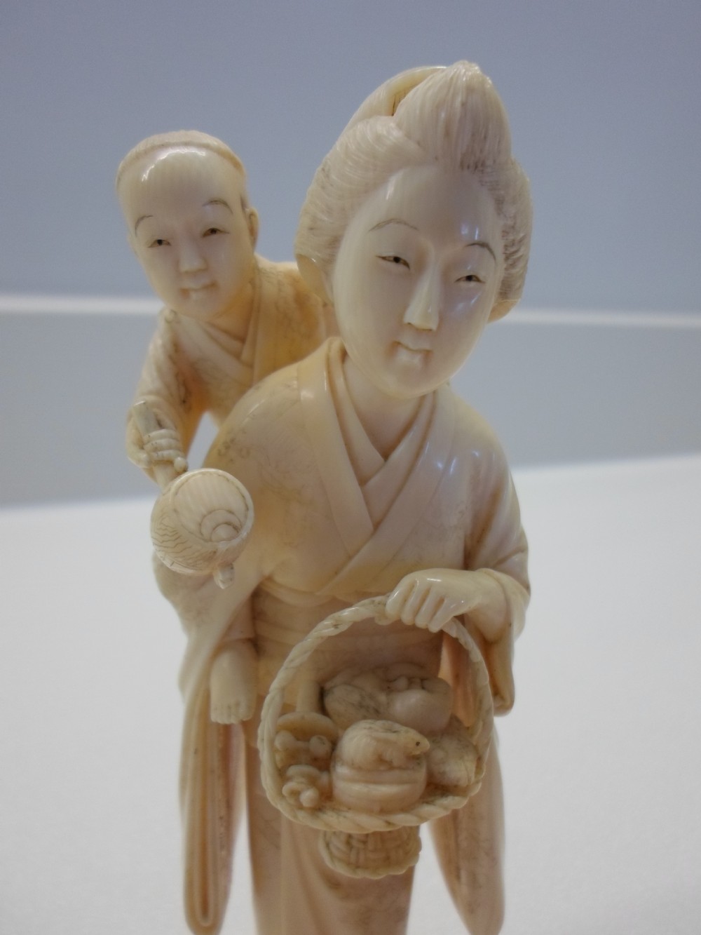 FINE QUALITY JAPANESE IVORY OKIMONO MOTHER WITH CHILD View V