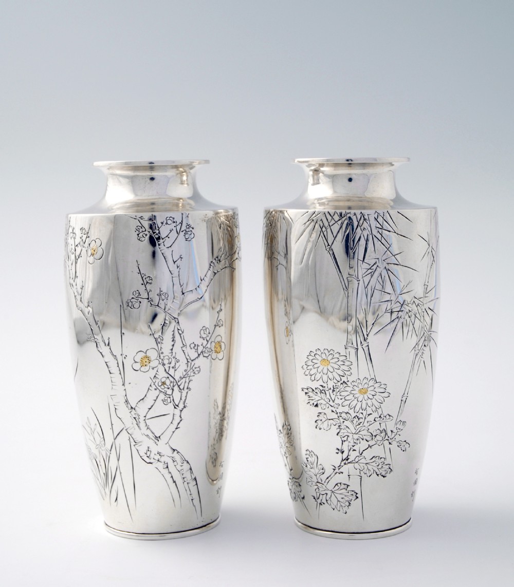 FINE PAIR OF JAPANESE MEIJI SILVER VASES SIGNED