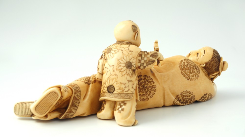 GREAT JAPANESE IVORY OKIMONO FATHER AND SON MEIJI PERIOD View VI
